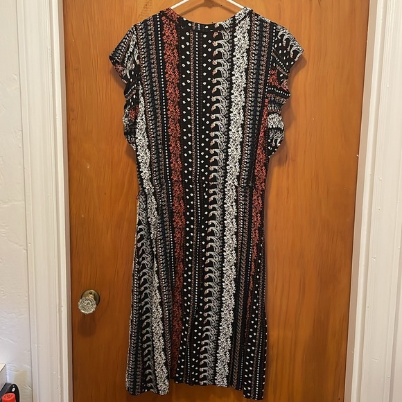Patterned Dress - Picture 4 of 4